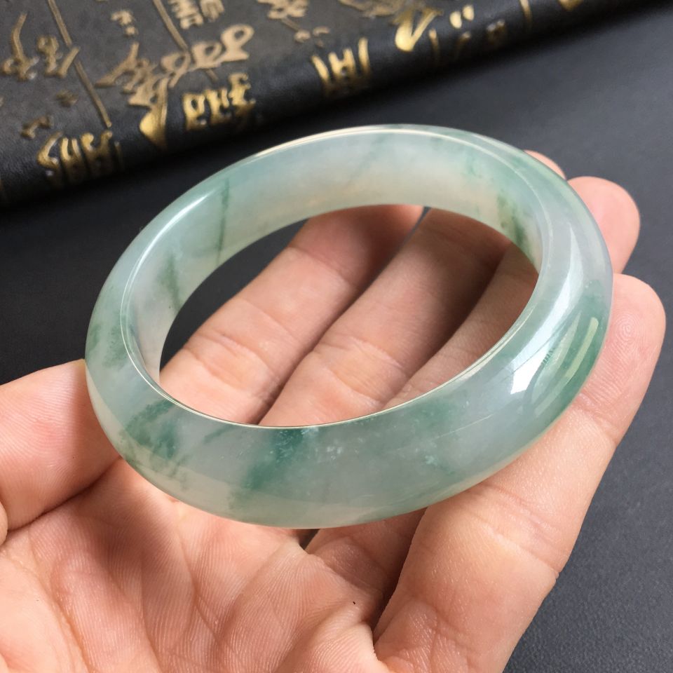 冰种飘花手镯(56mm)