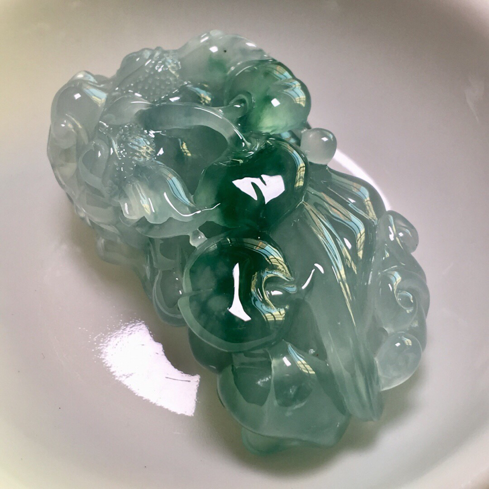 冰种飘花貔貅挂件翡翠