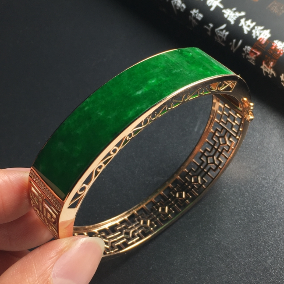 糯冰种满绿镶玫瑰金钻石马鞍贵妃手镯(58mm)翡翠