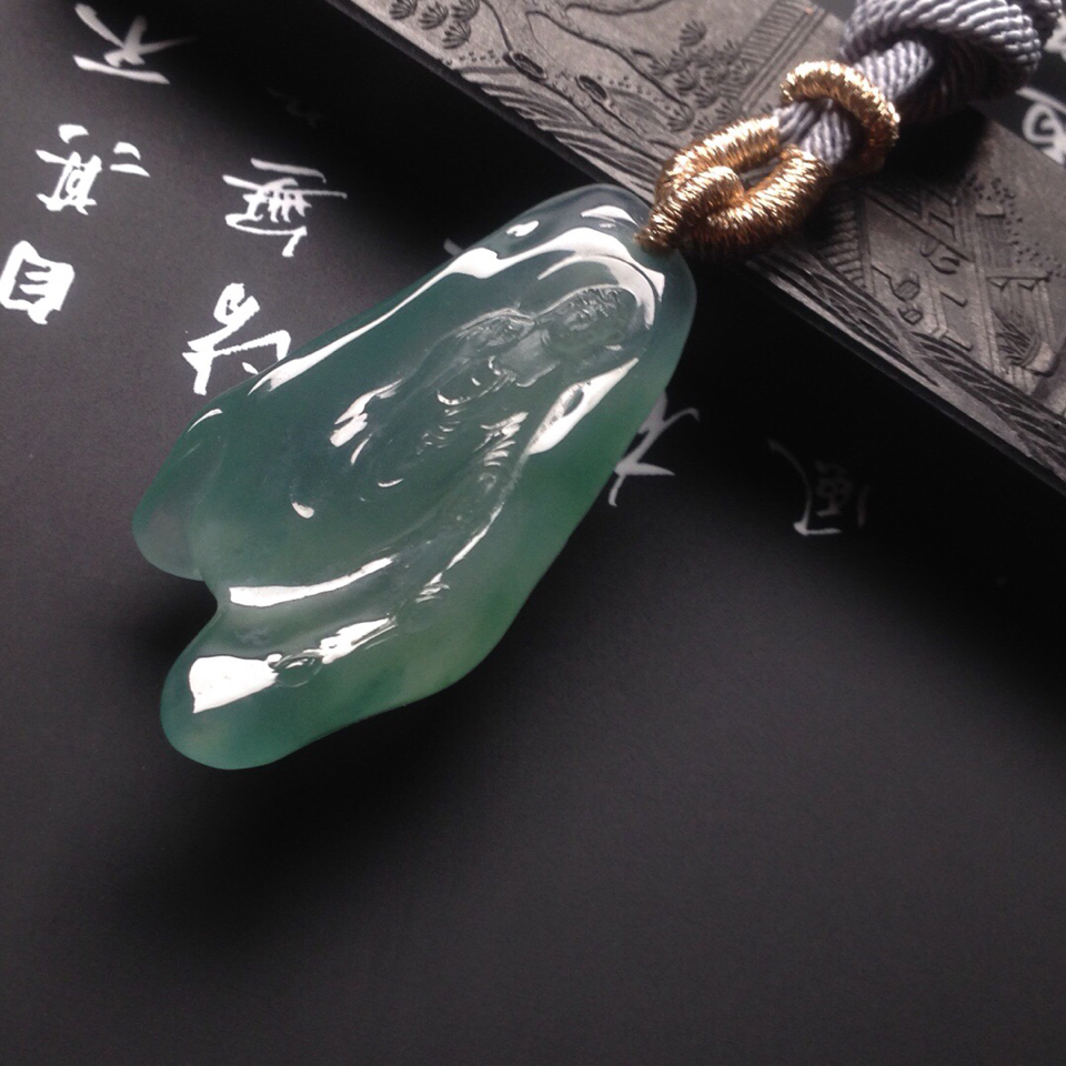 冰种晴水大日如来挂件翡翠