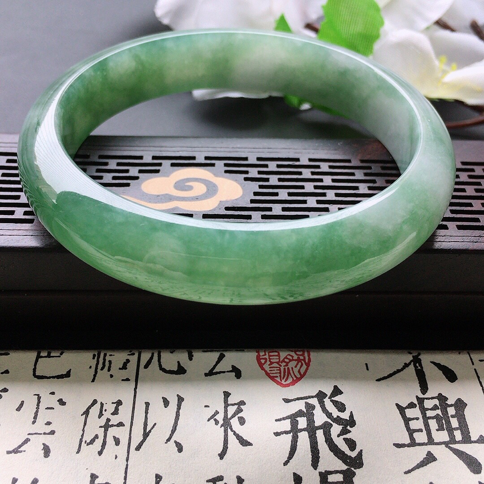 翡翠细糯种飘花正圈手镯59mm