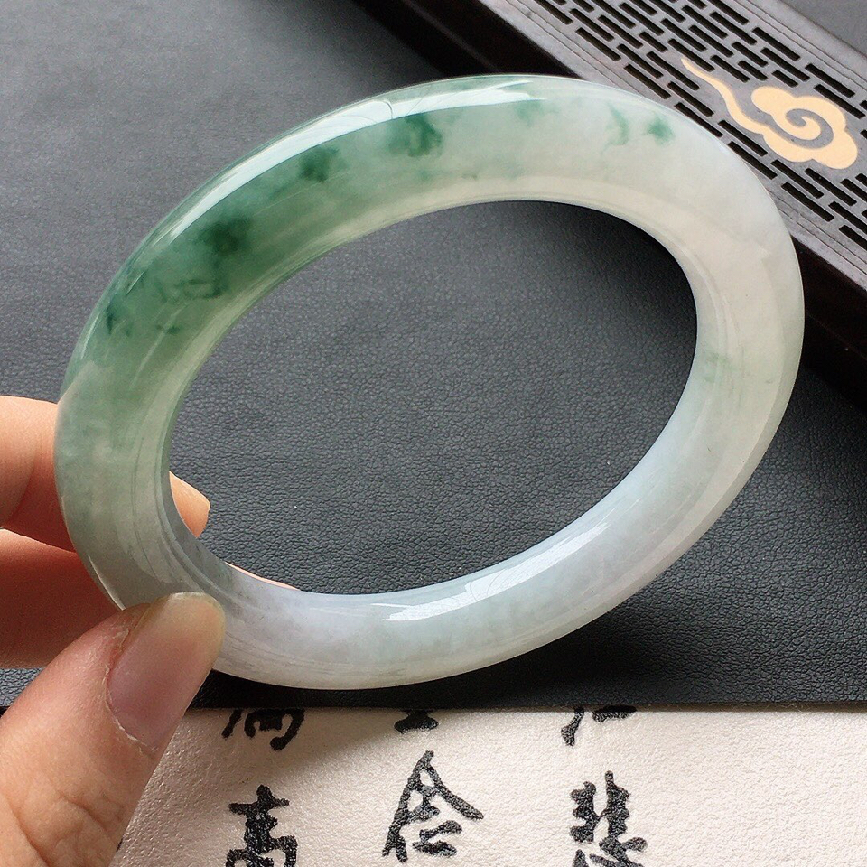 翡翠细糯种飘花圆条手镯56mm