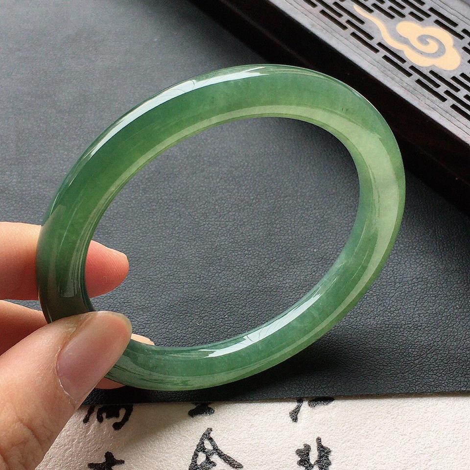 翡翠细糯种晴水圆条手镯50mm