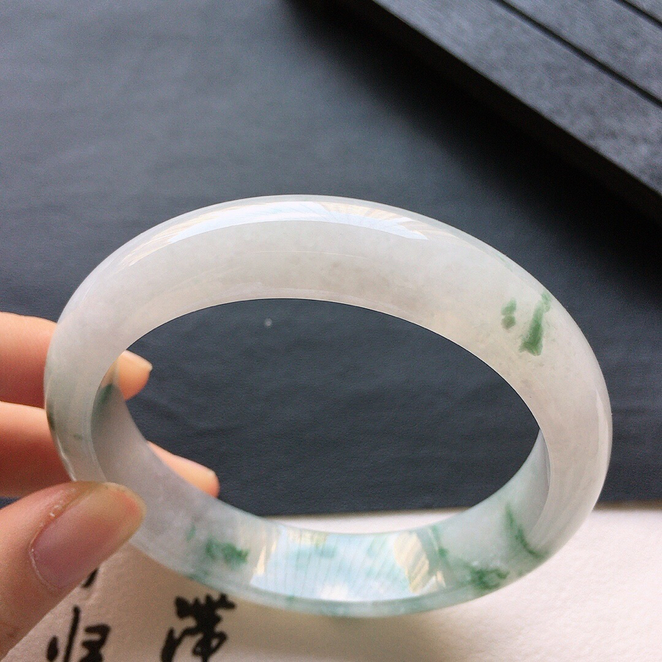 翡翠细糯种飘花正圈手镯57mm