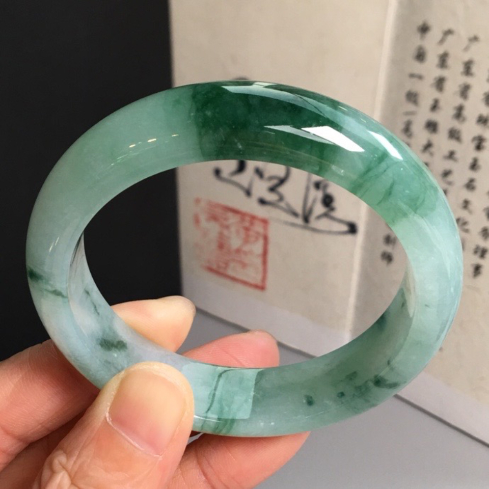 冰种飘花正圈手镯(55.5mm)翡翠