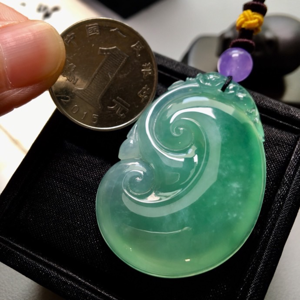 冰种晴水如意挂件翡翠