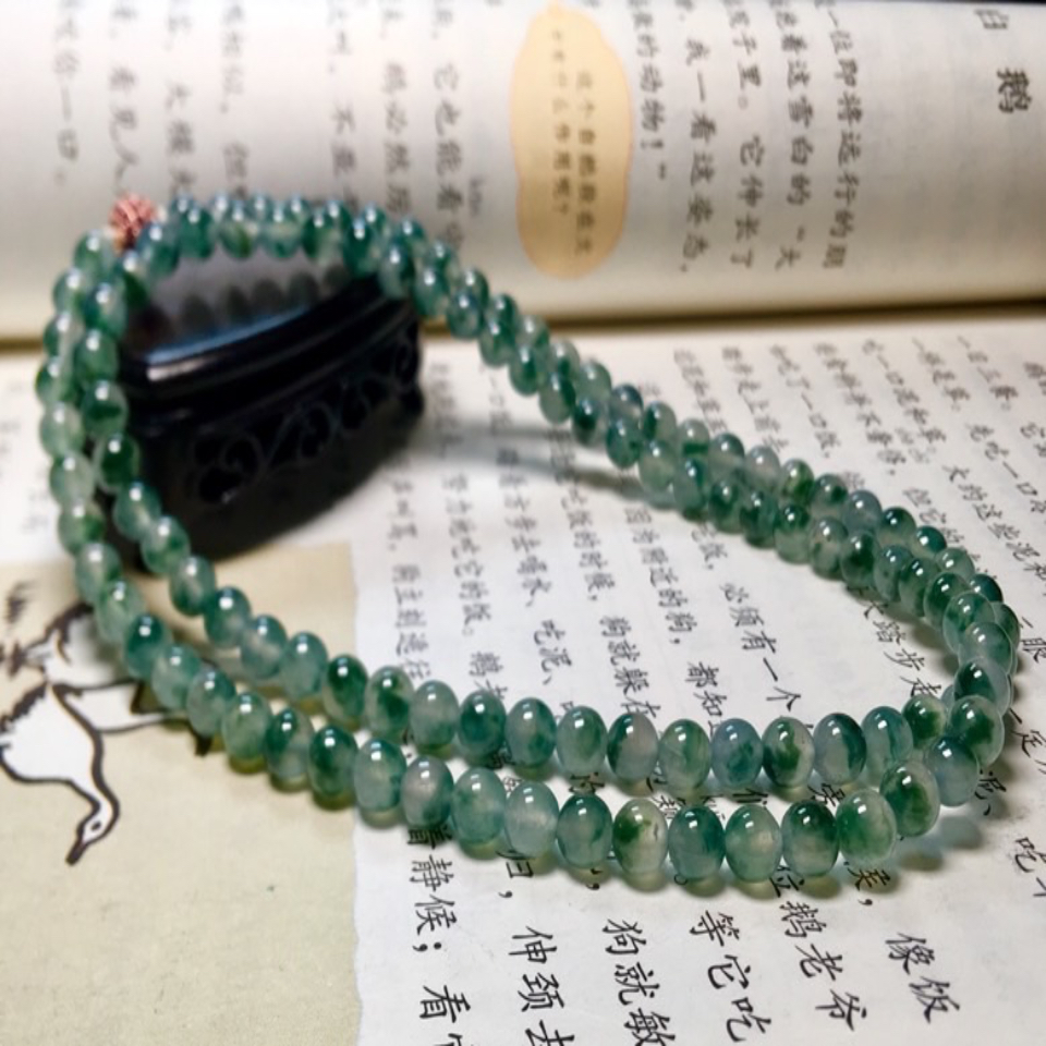 冰种飘花项链翡翠
