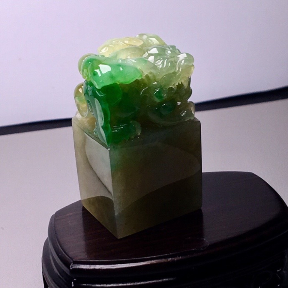 糯冰种黄加绿貔貅印章翡翠