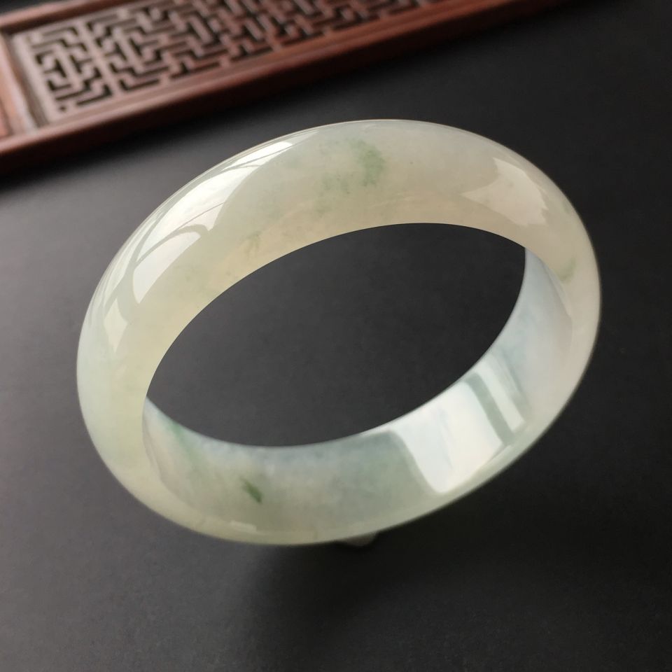(超值推荐)糯冰种飘花手镯(56mm)