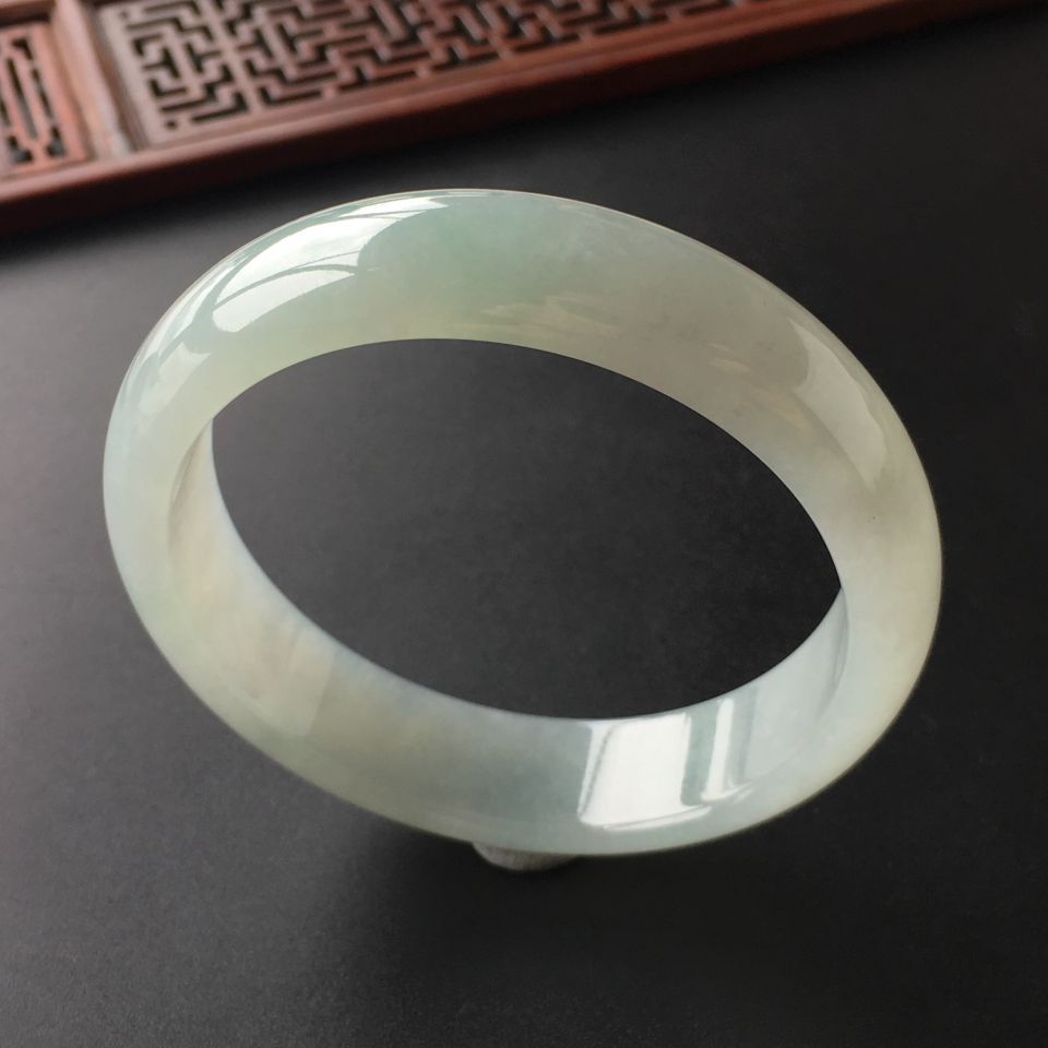 (超值推荐)糯冰种晴水手镯(57.1mm)