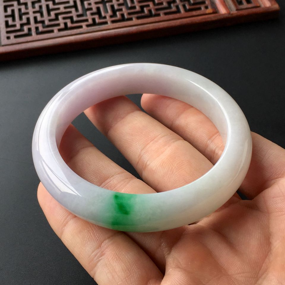 (超值推荐)糯冰种春带彩手镯(57mm)