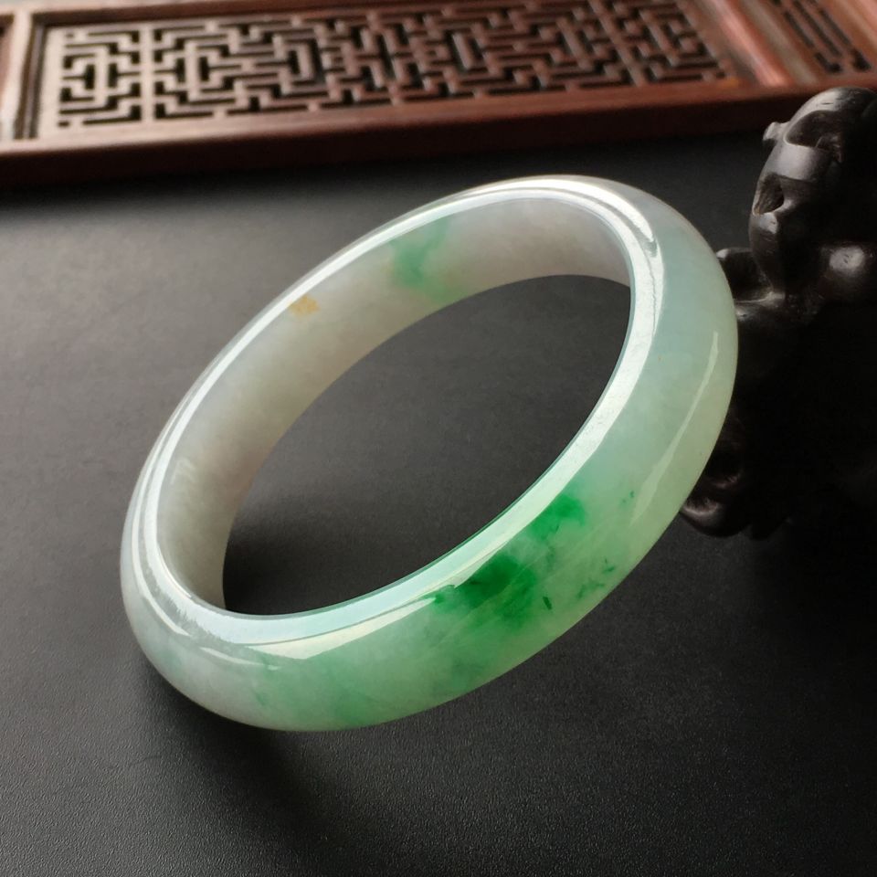 (超值推荐)糯冰种飘翠手镯(54.4mm)