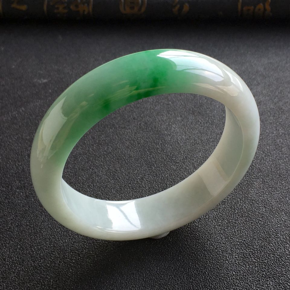 (超值推荐)糯冰种飘翠手镯(58.2mm)