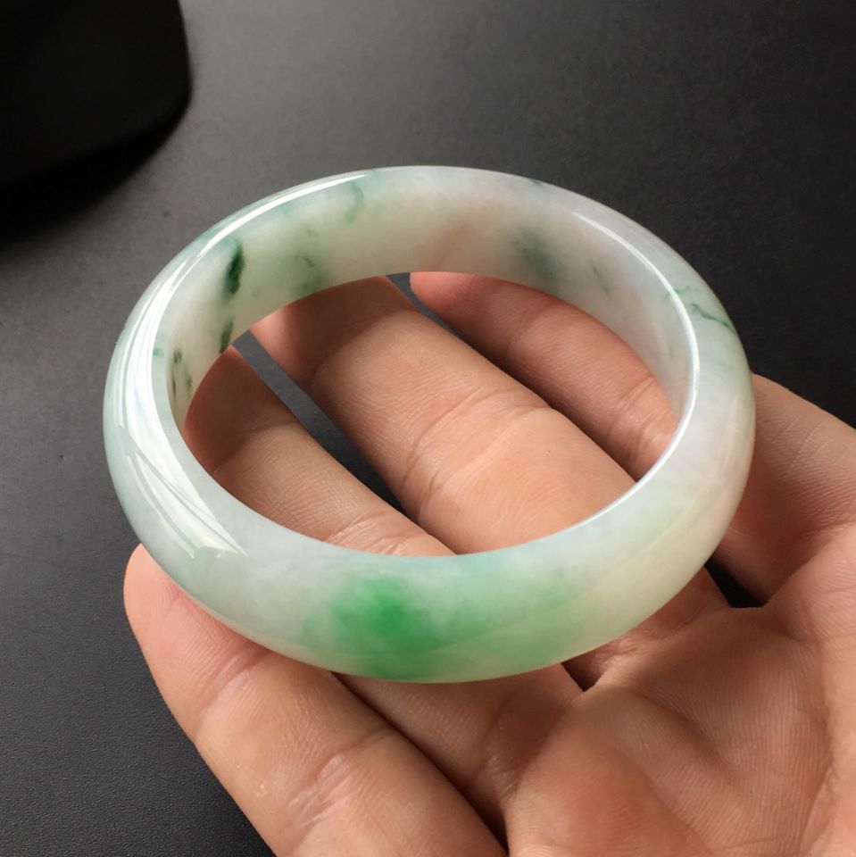 (超值推荐)糯冰种飘花略带翠手镯(54.5mm)