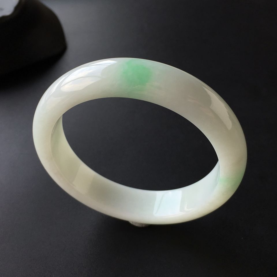 (超值推荐)糯冰种略飘翠手镯(59.2mm)
