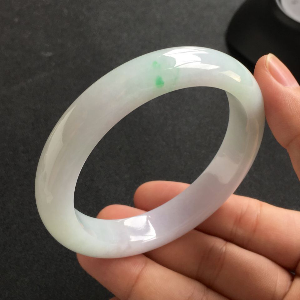 (超值推荐)糯冰种淡春带彩手镯(59.7mm)
