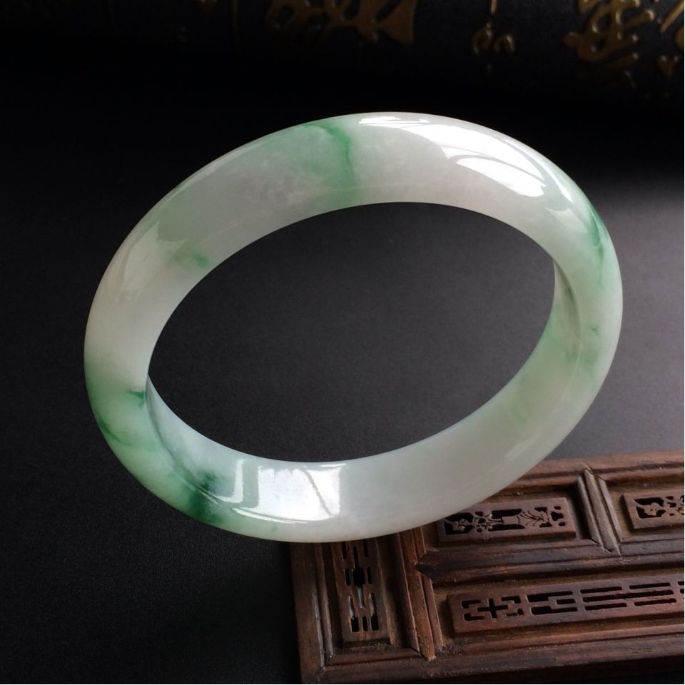 (超值推荐)糯冰种飘花手镯(58mm)