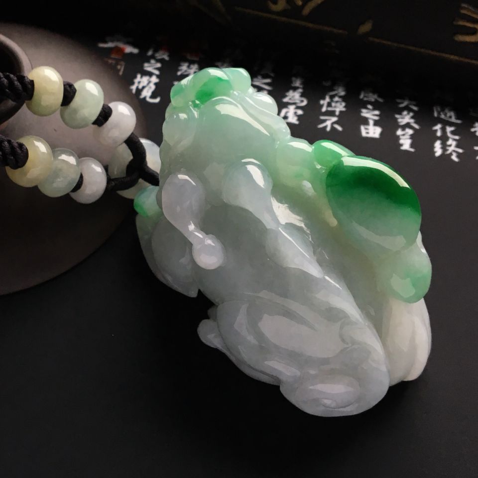 （超值推荐）糯冰种飘翠貔貅手玩件