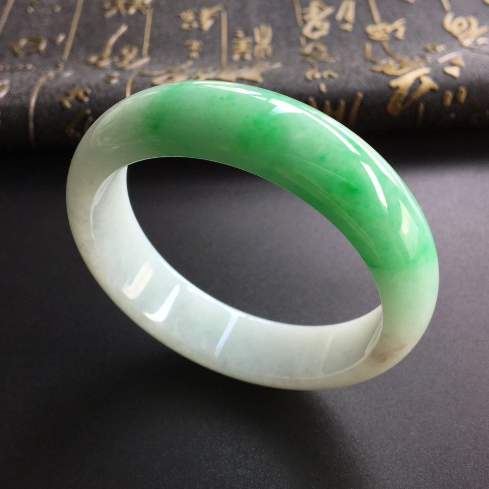 (超值推荐)糯冰种飘翠手镯(53mm)