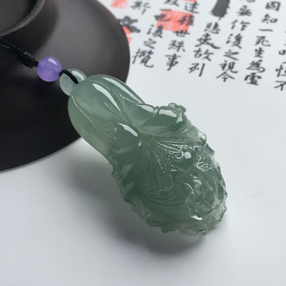 （超值推荐）糯冰种淡晴水白菜挂件