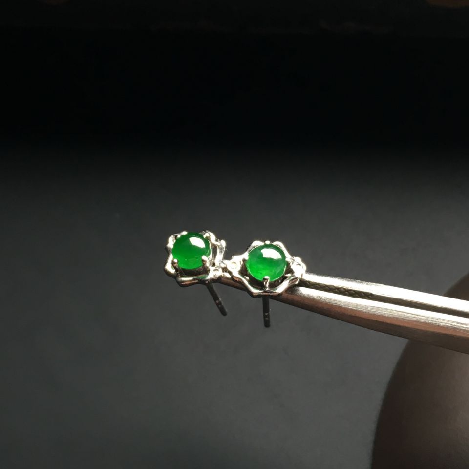 （超值推荐）镶白金钻石冰种绿晴水耳钉