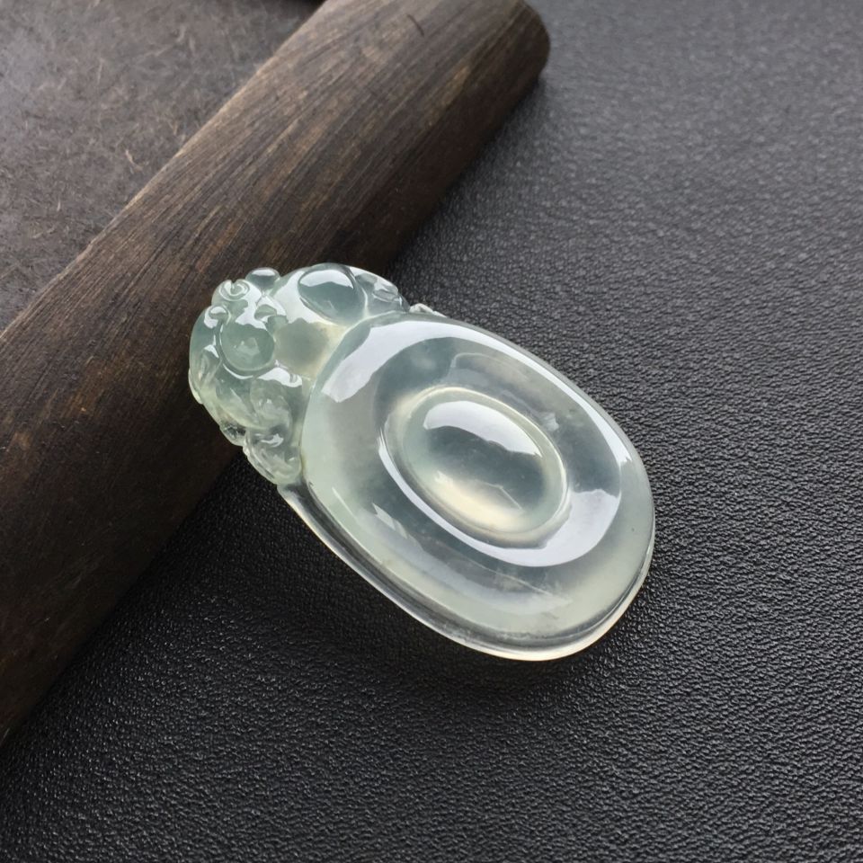 (超值推荐)冰种淡晴水福在眼前挂件