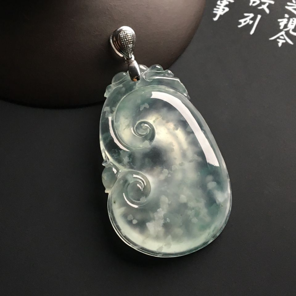 （超值推荐）冰种略飘花如意挂件