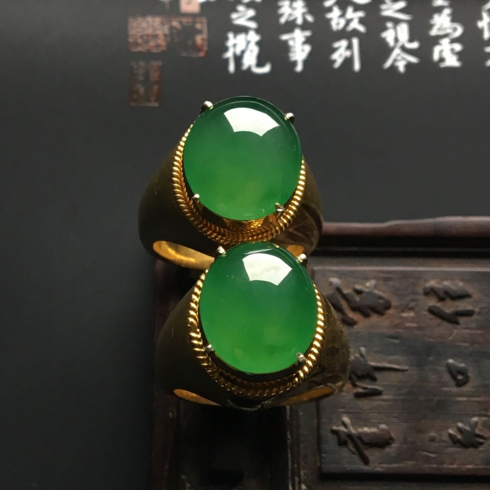 （超值推荐）冰种绿晴水戒面（一对）