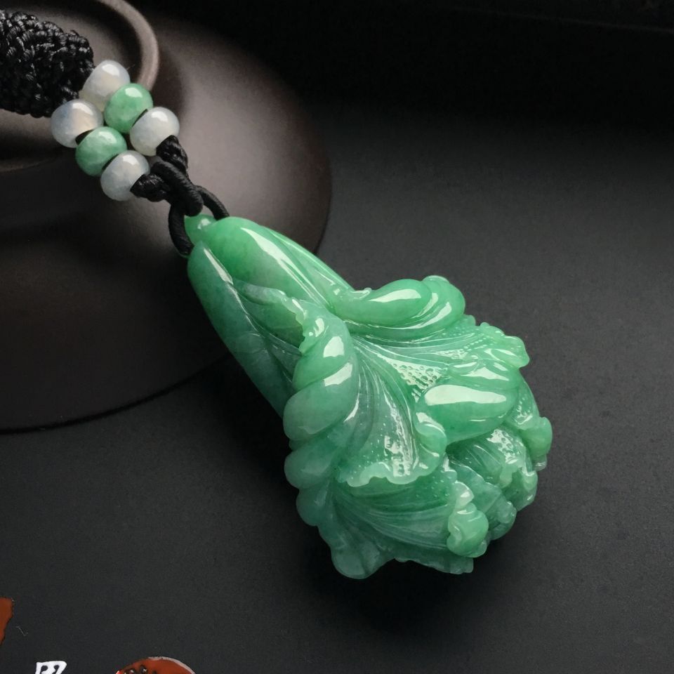 （超值推荐）糯冰种豆色白菜挂件
