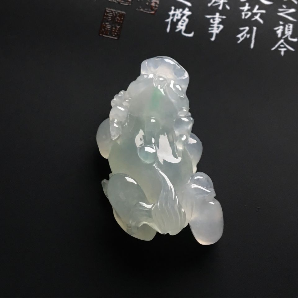 冰种淡晴水貔貅挂件