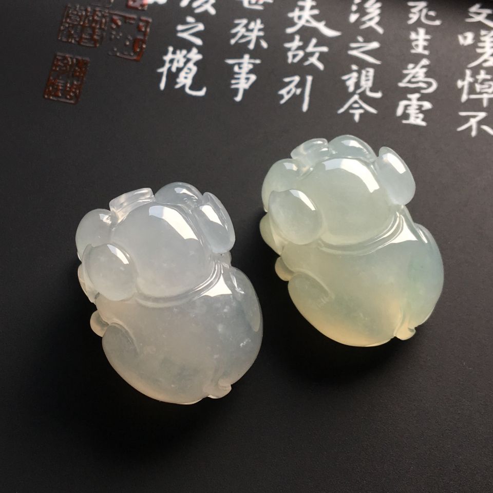 冰种淡晴水福猪挂件（一对）