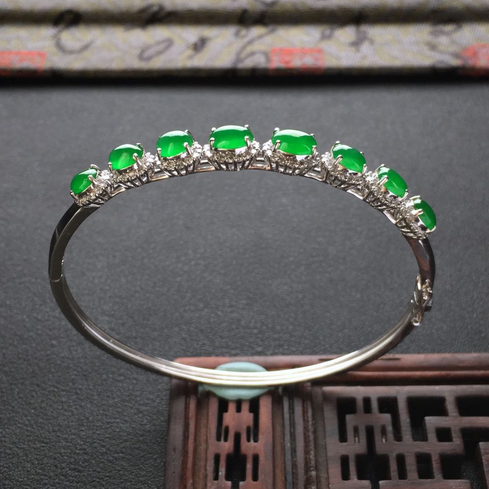 (超值推荐)冰种翠色镶白金钻石手镯(57.2mm-48mm)