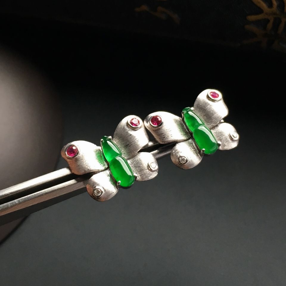 （超值推荐）镶白金钻石冰种翠色蝴蝶耳钉