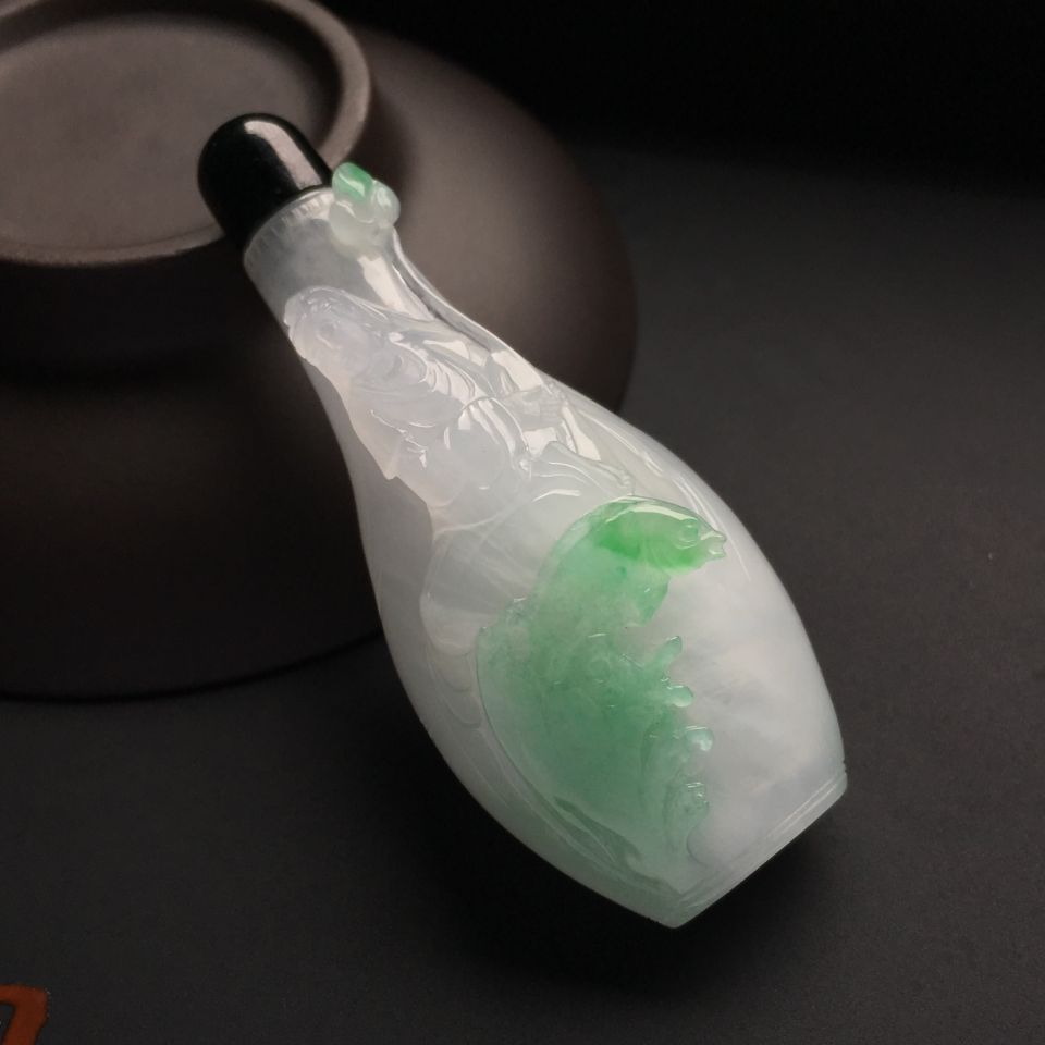 （超值推荐）糯冰种略飘翠/墨翠观音鼻烟壶