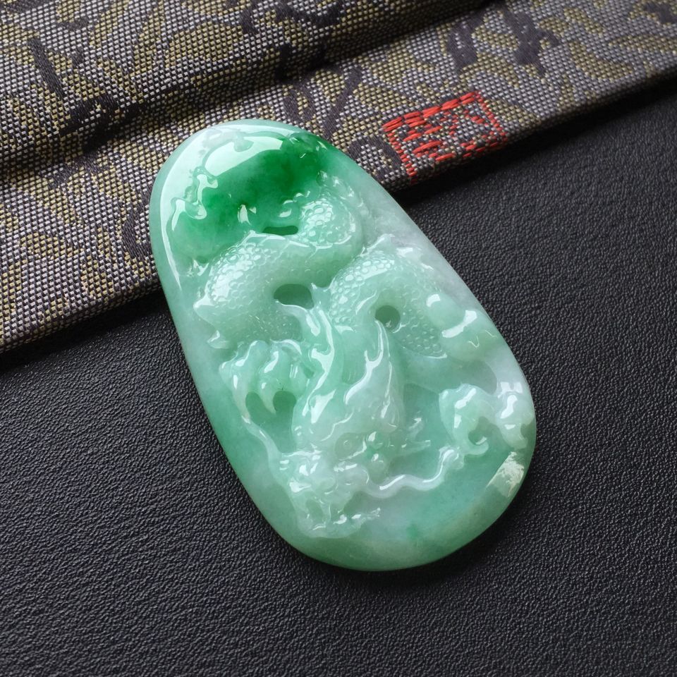 (超值推荐)糯冰种飘翠龙牌挂件