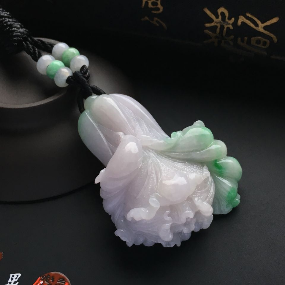 （超值推荐）糯冰种略飘翠白菜挂件