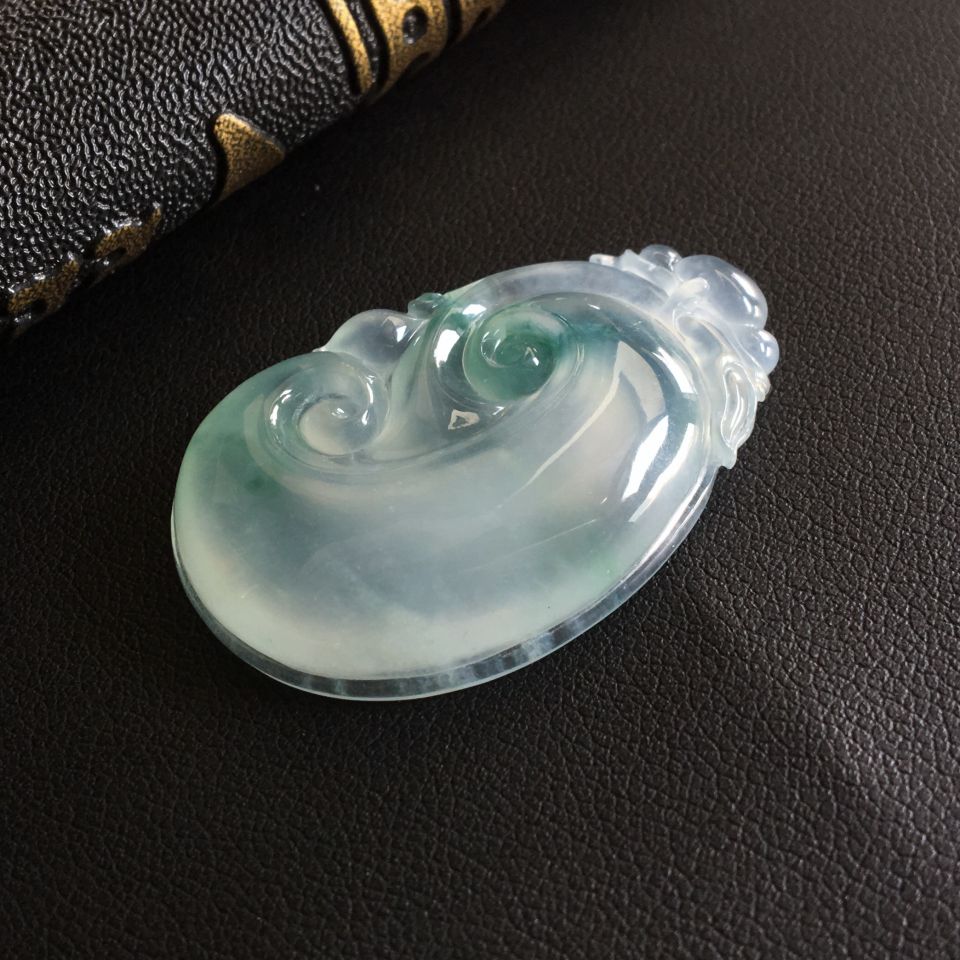 冰种飘花如意挂件