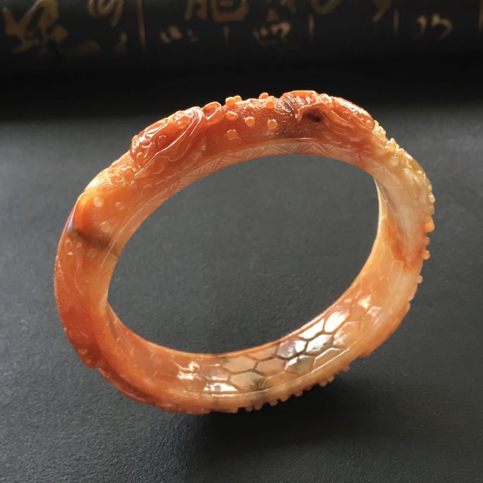 细糯种红黄翡仿古瑞兽手镯(56.6mm)