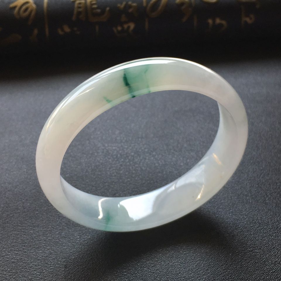 糯冰种飘花贵妃镯(57.2mm-50mm)