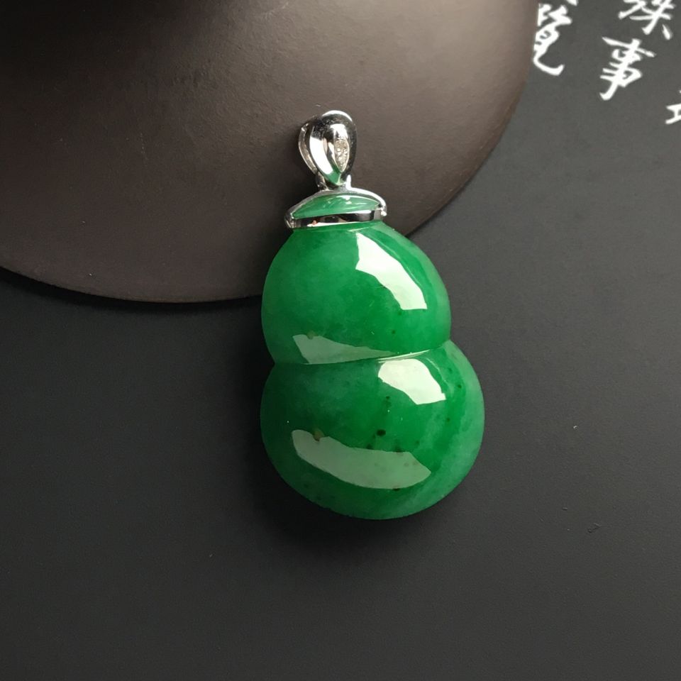 糯冰种深绿葫芦挂件
