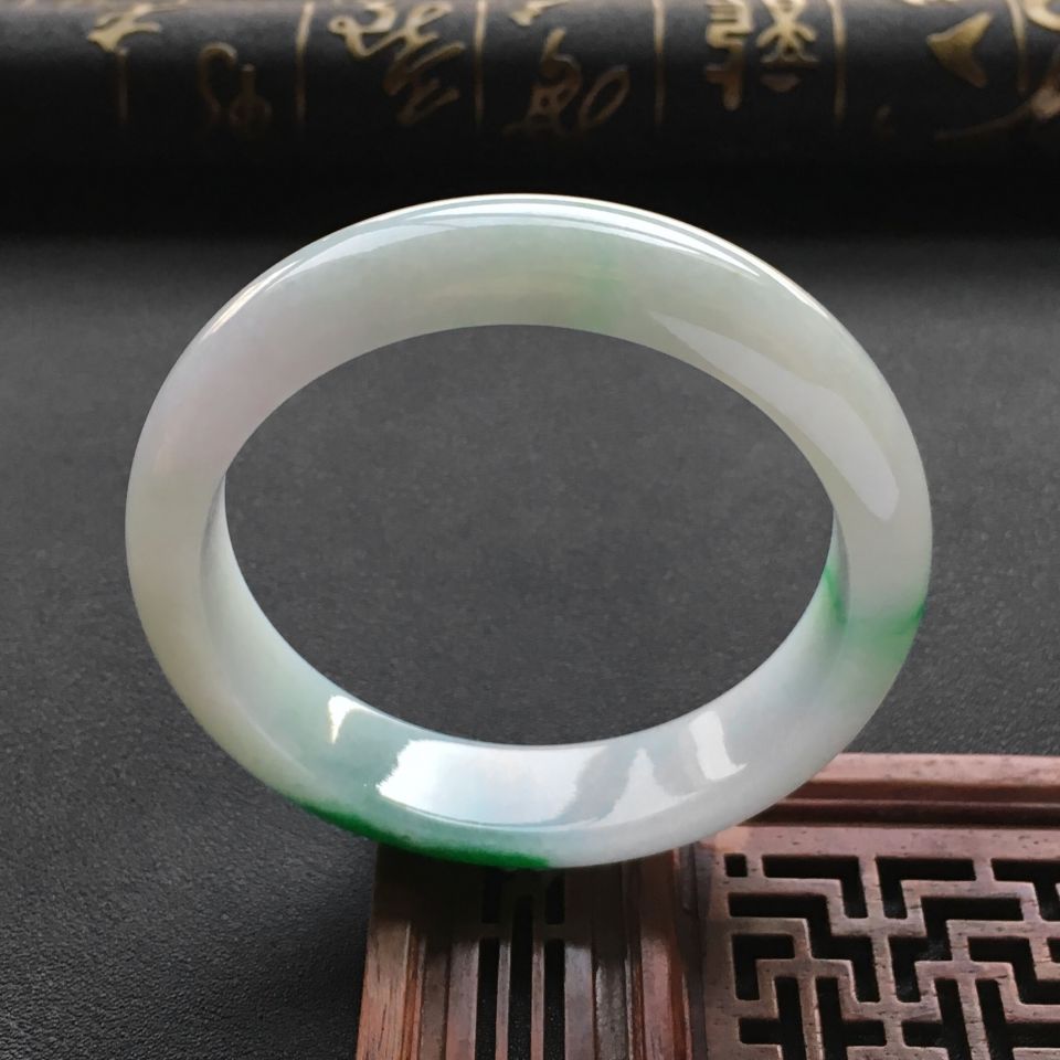 糯冰种飘阳绿手镯(56.2mm)