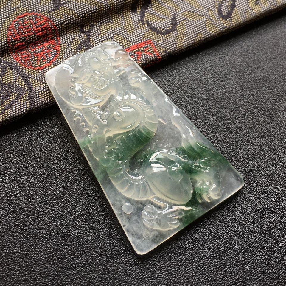 (超值推荐)冰种飘花龙牌挂件