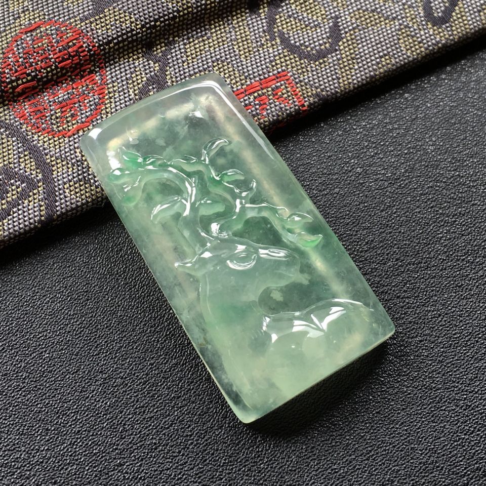 (超值推荐)冰种飘翠梅花鹿挂件