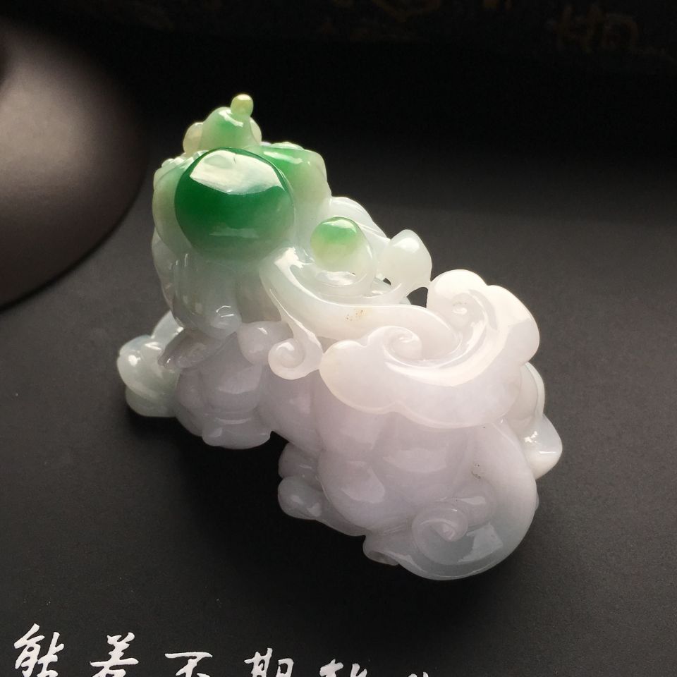 糯冰种飘绿花貔貅挂件