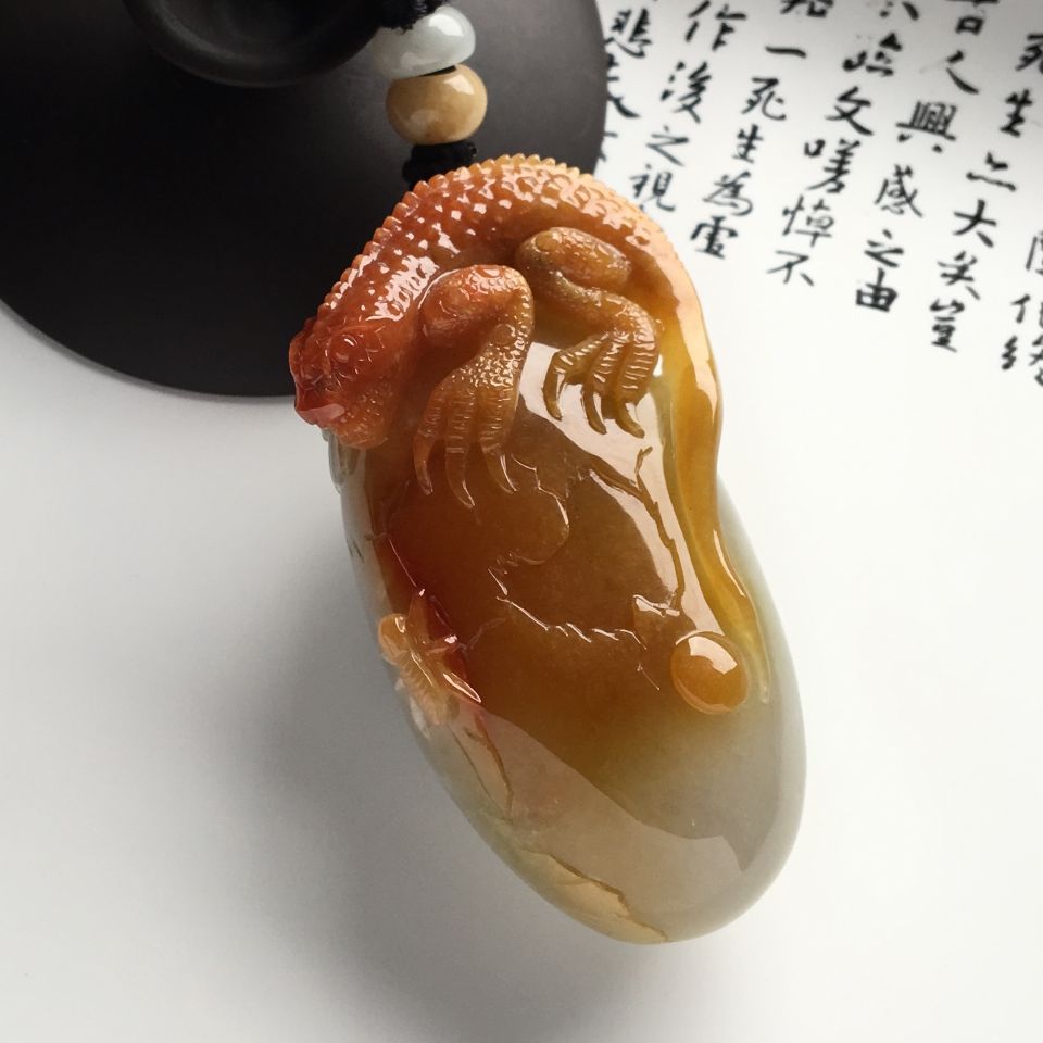 糯冰种红黄翡今非昔比手玩件