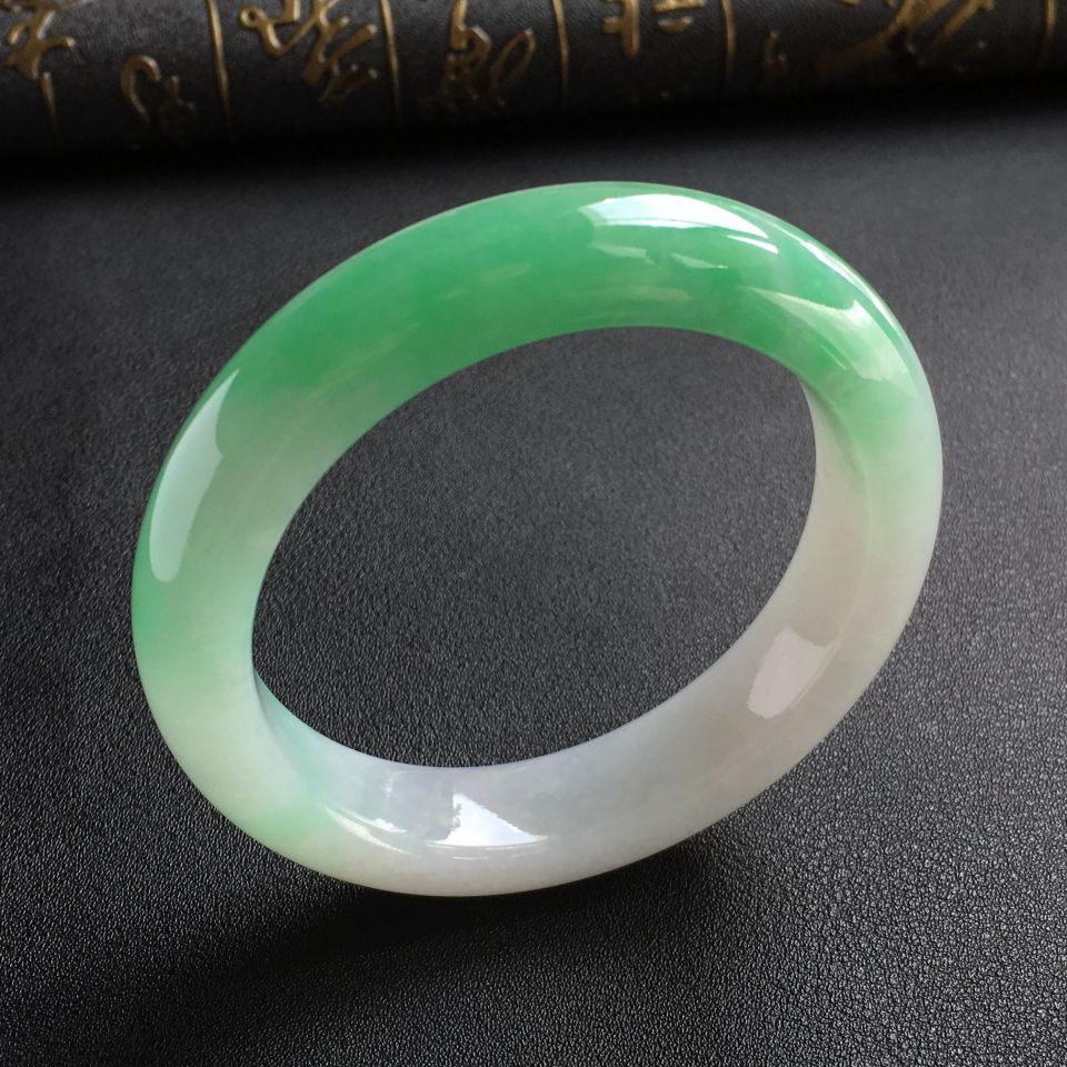 糯冰种翠色手镯(55mm)