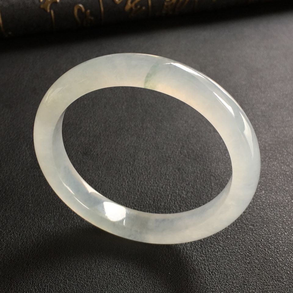 冰种略飘花手镯(55.8mm)