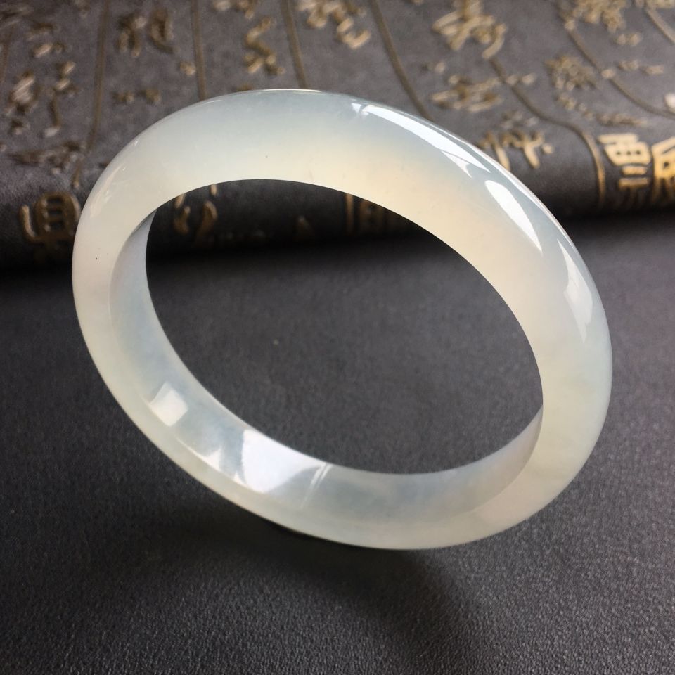 (超值推荐)冰种晴水手镯(55.8mm)