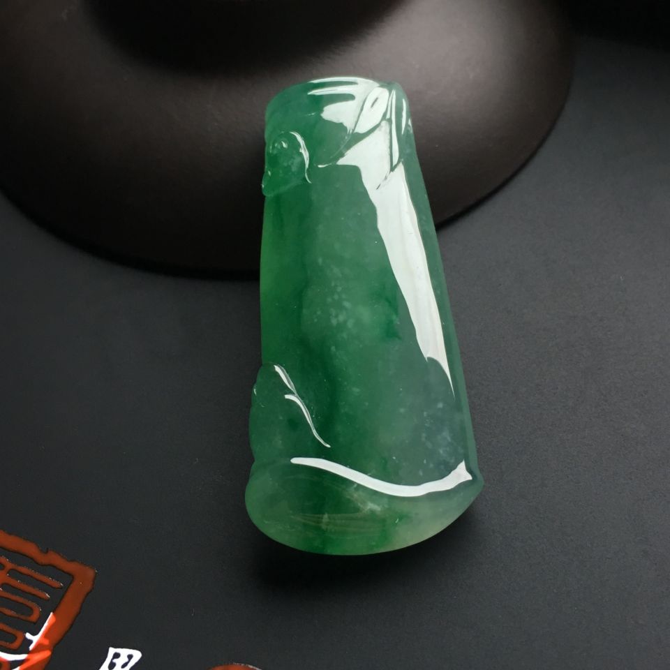 糯冰种飘绿花节节高挂件