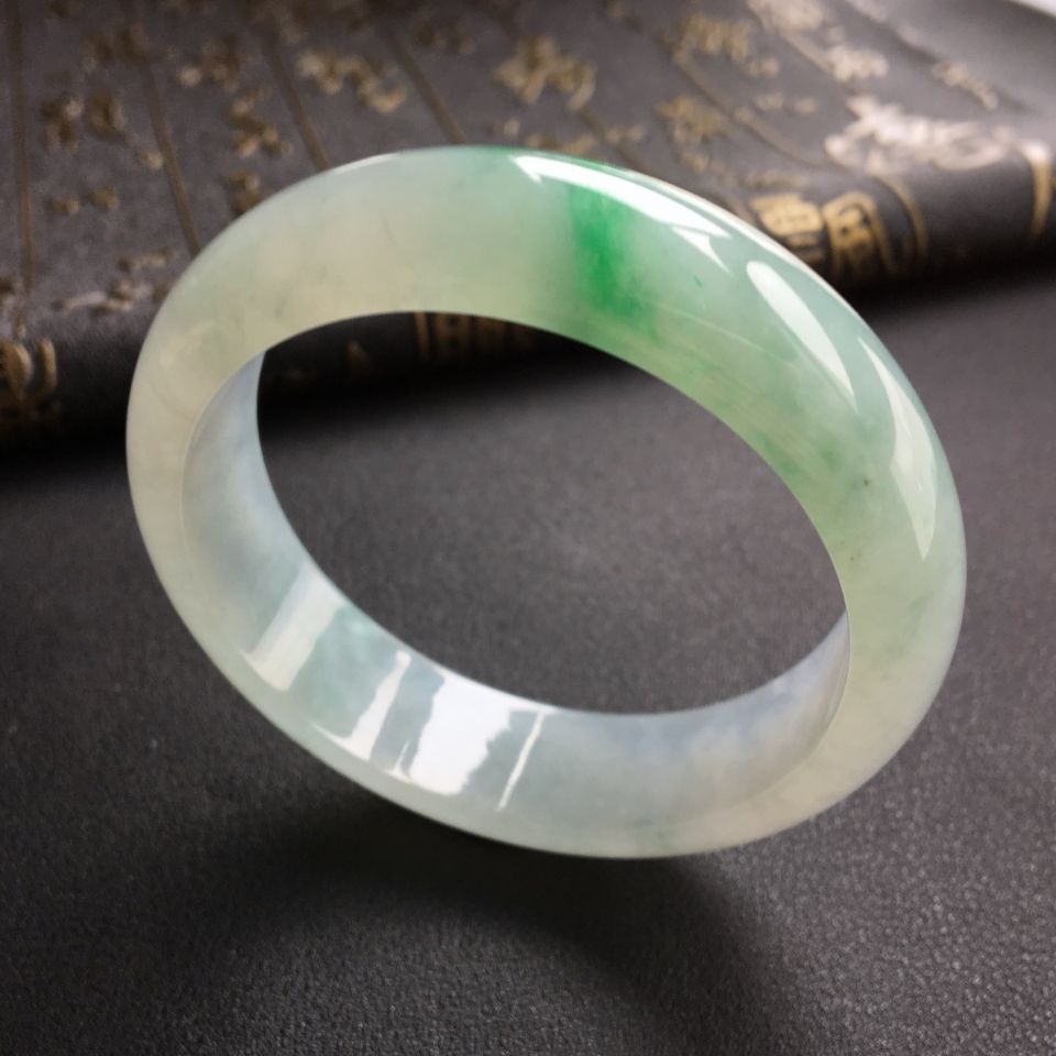 糯冰种飘翠手镯(56.6mm)